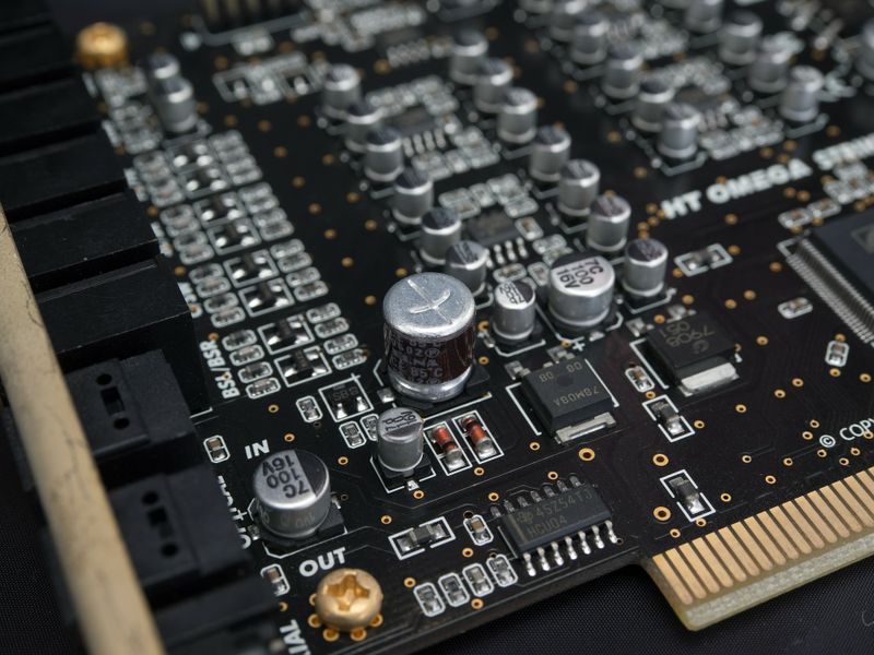 Teenager operiert sich selbst zum Cyborg