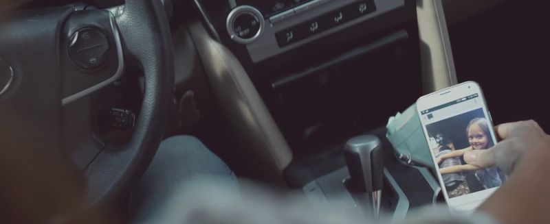 Handy am Steuer – heftiges Video zeigt die Konsequenzen...