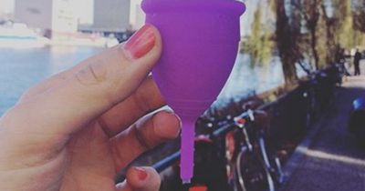 Mann trank wochenlang aus Menstruationstasse